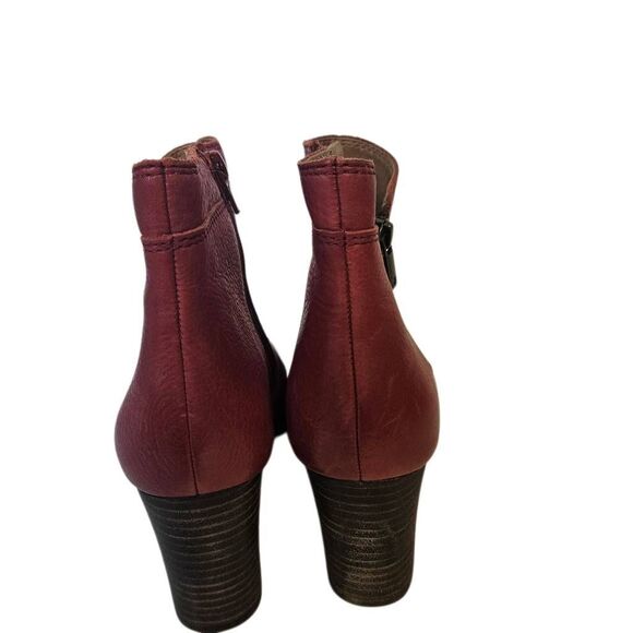 Lucky Brand Nilafa red leather booties, double zip, block heel. Size 8.5. - Picture 4 of 6